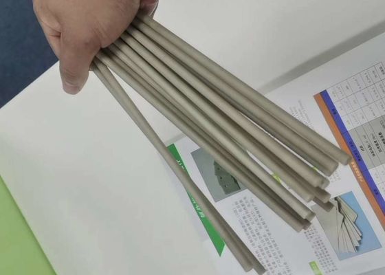 Constante diélectrique 9 Nitrure d'aluminium Tube céramique Résistance à la flexion ≥ 330MPa