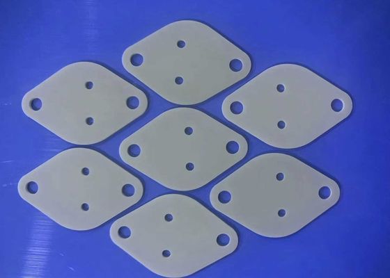 Pièces en céramique grise au nitrure d'aluminium à conductivité thermique exceptionnelle ≥ 170 W/M.K.