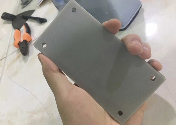 Céramique grise au nitrure d'aluminium avec une excellente résistance chimique
