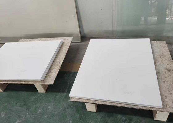 7.2 X 10-6/K Al2O3 céramique à expansion thermique avec des performances et une durabilité maximales