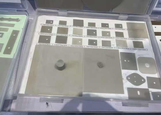 Tolérance 0,005 mm Substrate en céramique pour les optocommunications Disque de nitrure d'aluminium pour le paquet IGBT