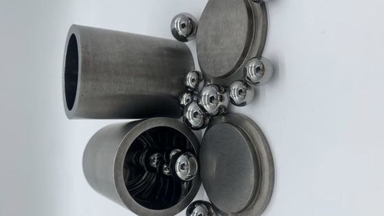 Céramique au nitrure de silicium de résistance à la compression supérieure pour une utilisation noir/gris dans un dispositif de transmission