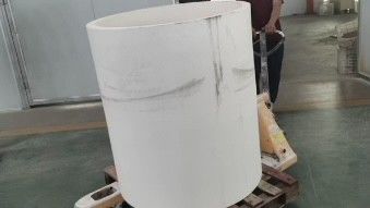 Tubes en céramique d'oxyde d'aluminium de grande taille de haute pureté dans les mines Électricité Fer et acier Métallurgie du charbon Médias chimiques pour le transport des particules de broyage