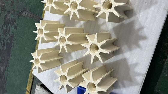 Conductivité thermique 25w/mk Ceramique d'oxyde d'aluminium blanc/jaune avec longue durée de vie